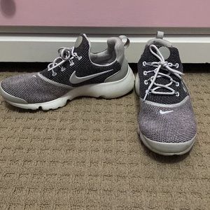 Nike purple knit Running athletic Shoes